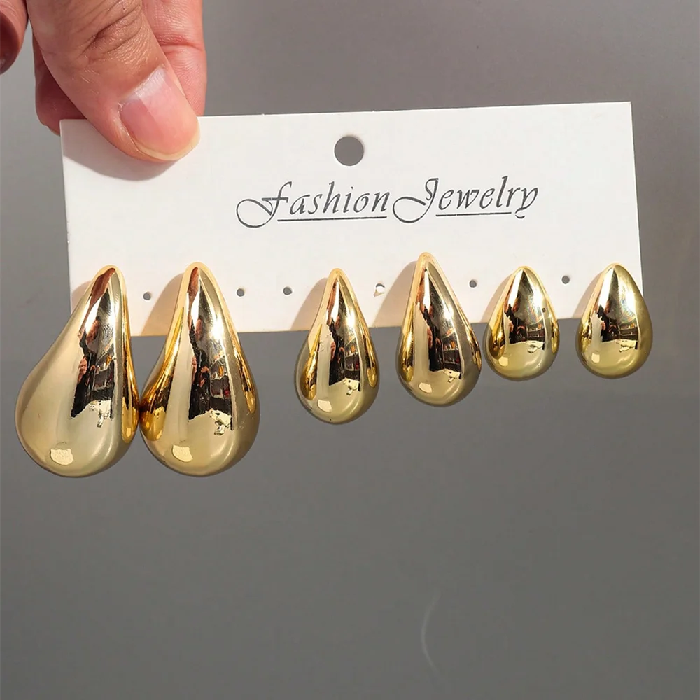 Chic Gold Acrylic Teardrop Earrings™